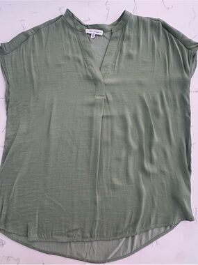 Maison d’Amelie Paris Womens M Olive Green Satin V Neck Dolman Sleeve Blouse Top